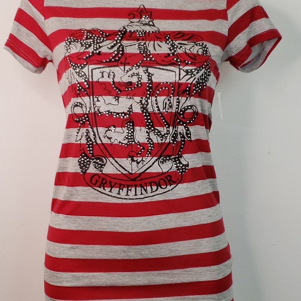 Gryffindor Studded Tee Womans Size Large